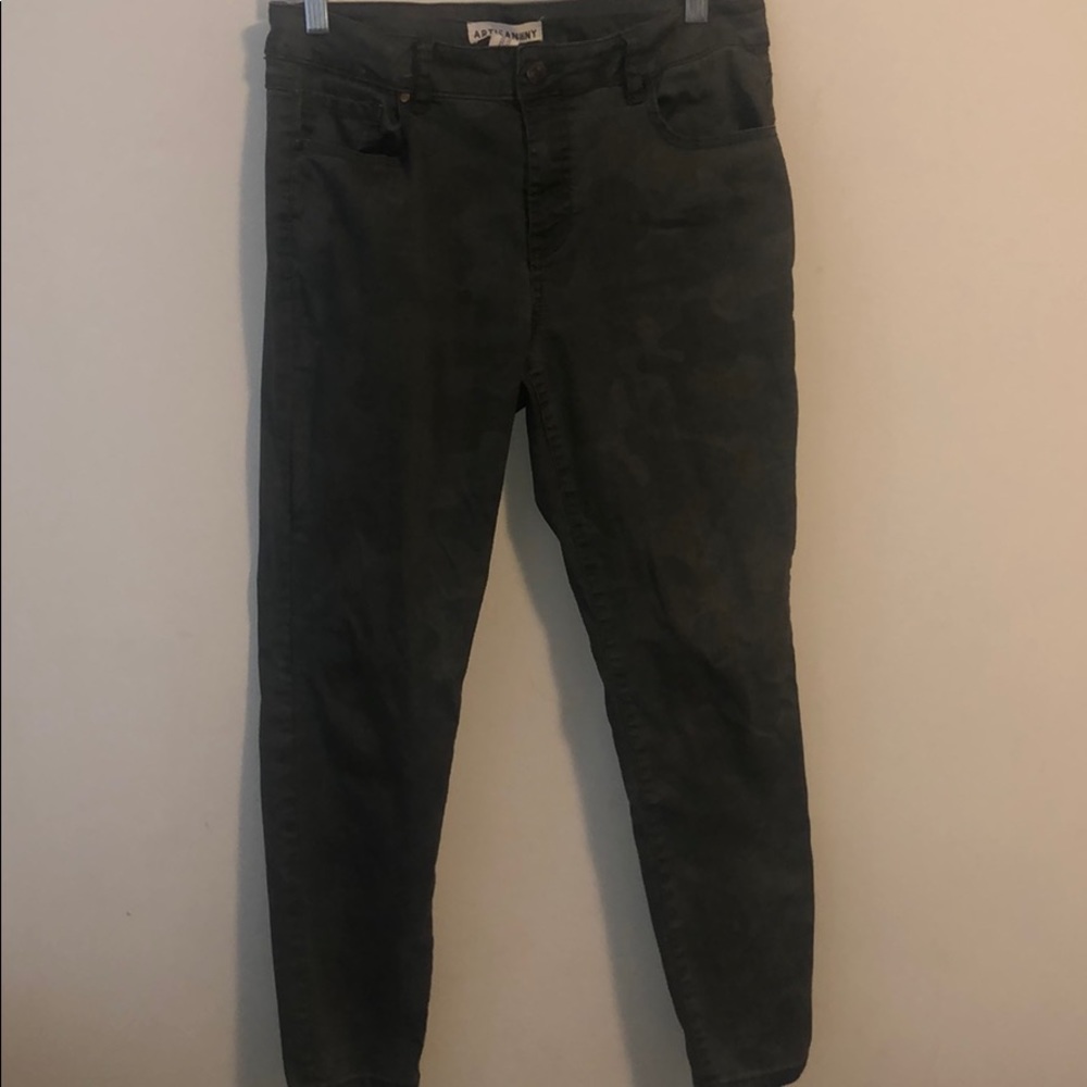 Artisan NY Stretch Skinny Jeans - Dark Green Camo